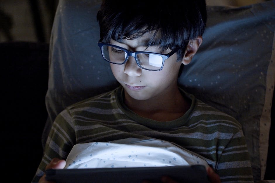 The Impact of Evening Screen Time on Digestion